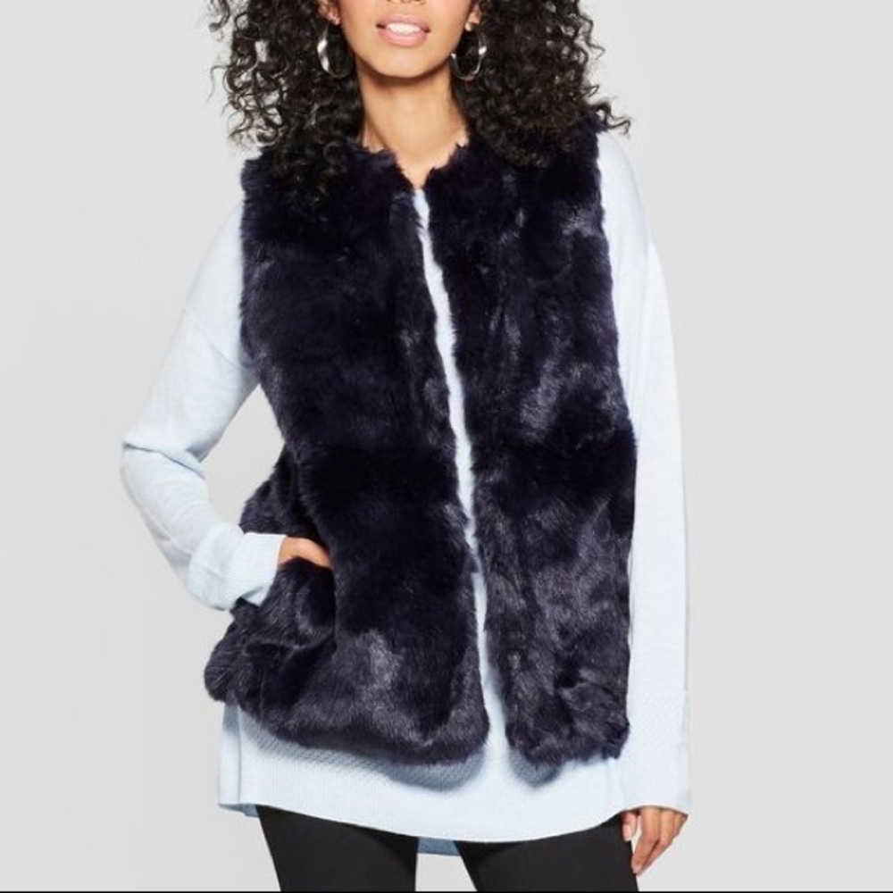 A New Day NWT Navy Blue Faux Fur Vest With Pockets
